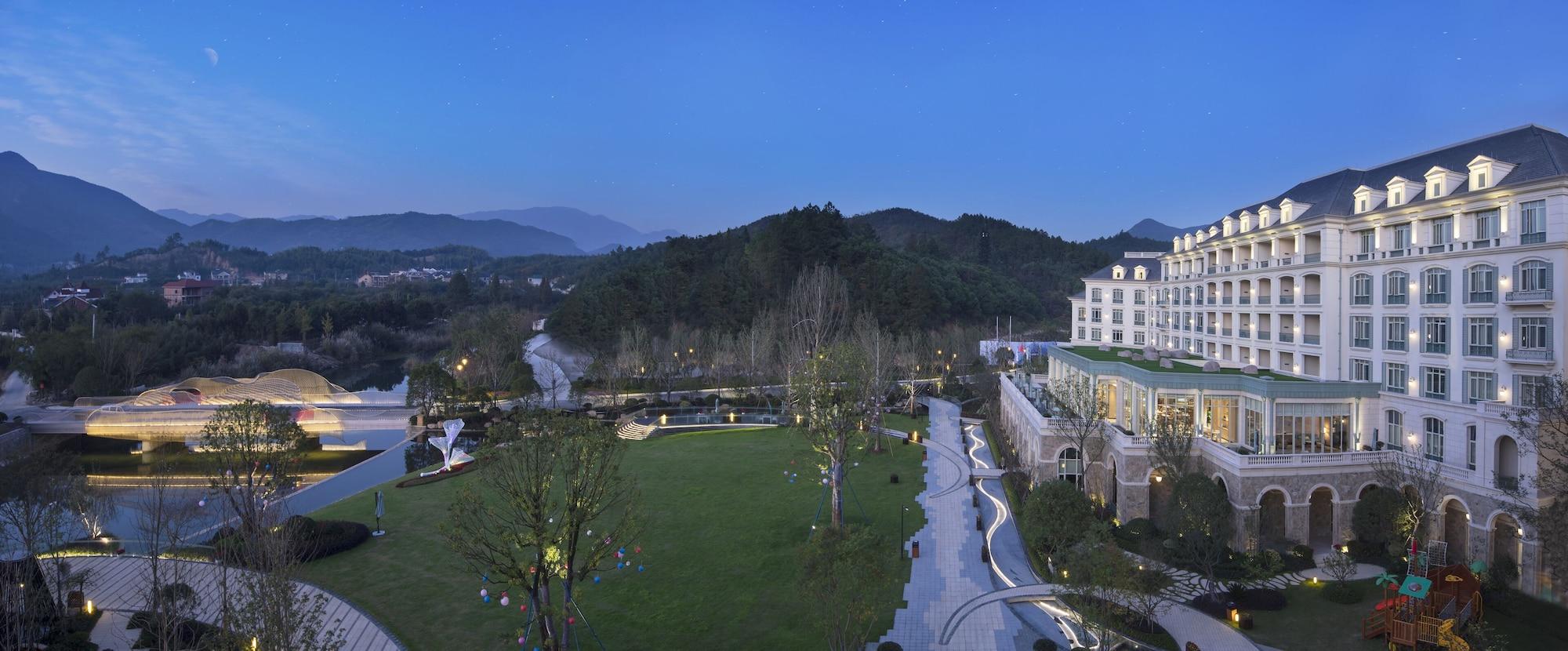 Hilton Garden Inn Hangzhou Lu'Niao Anji Bagian luar foto