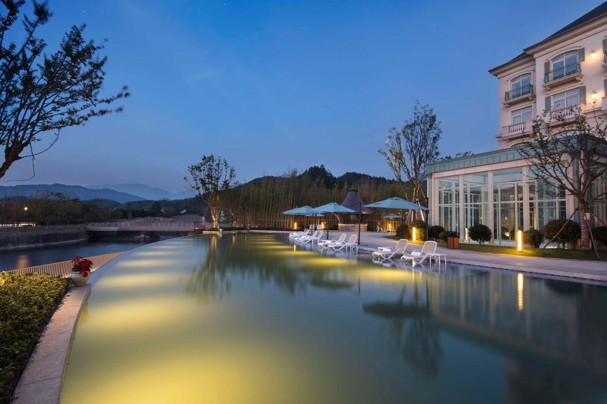 Hilton Garden Inn Hangzhou Lu'Niao Anji Bagian luar foto